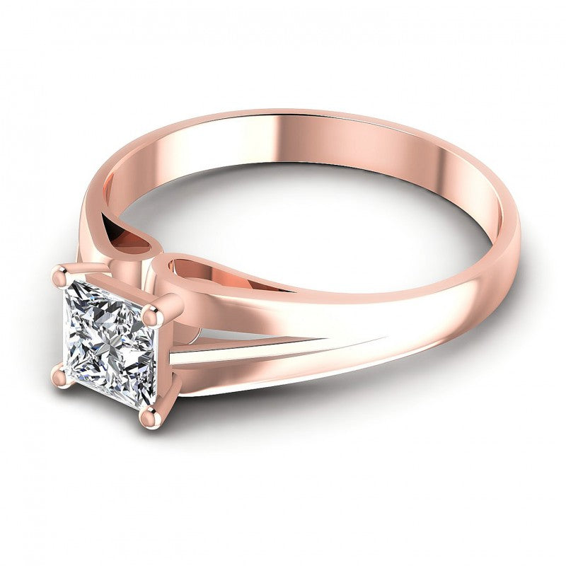 Round Cut Diamonds Solitaire Ring in 18KT Rose Gold