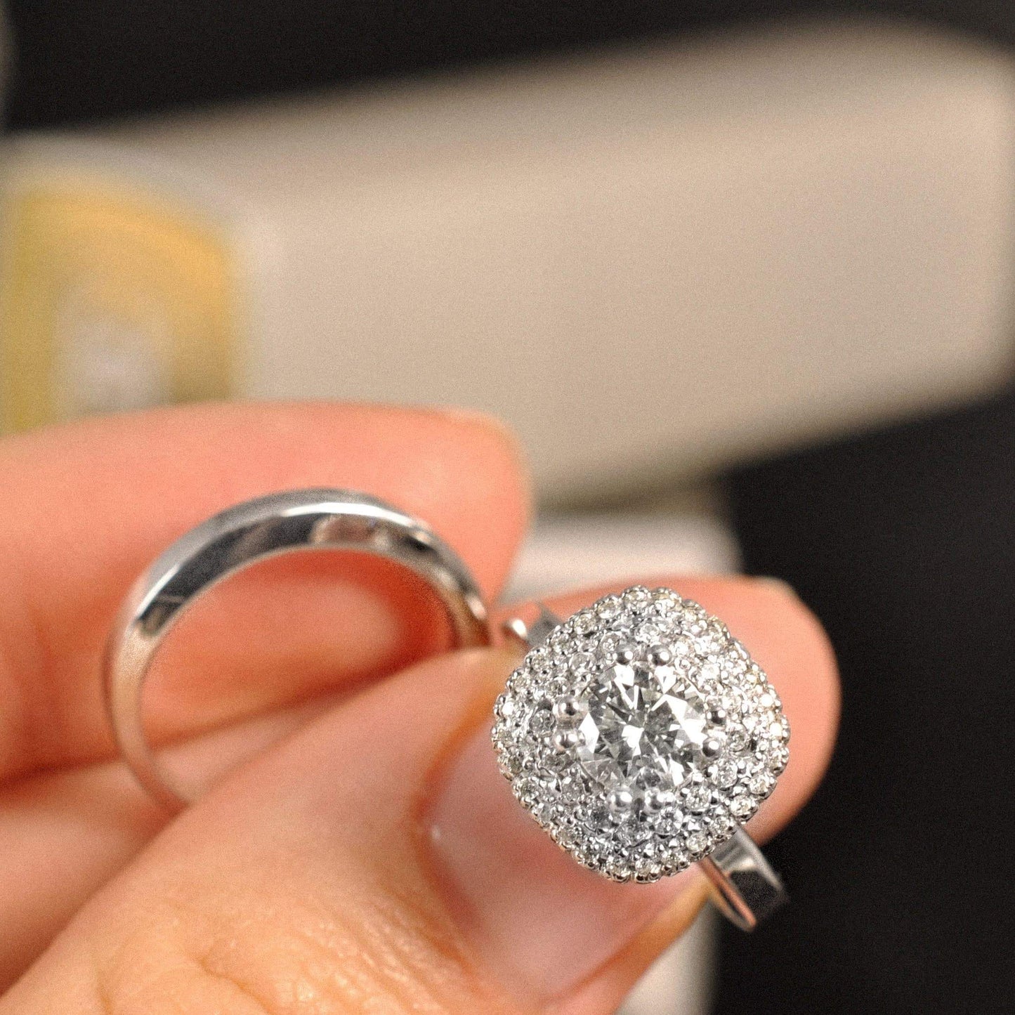 Bridal Sets 0.69-1.84CT Round & Cushion Cut Diamonds