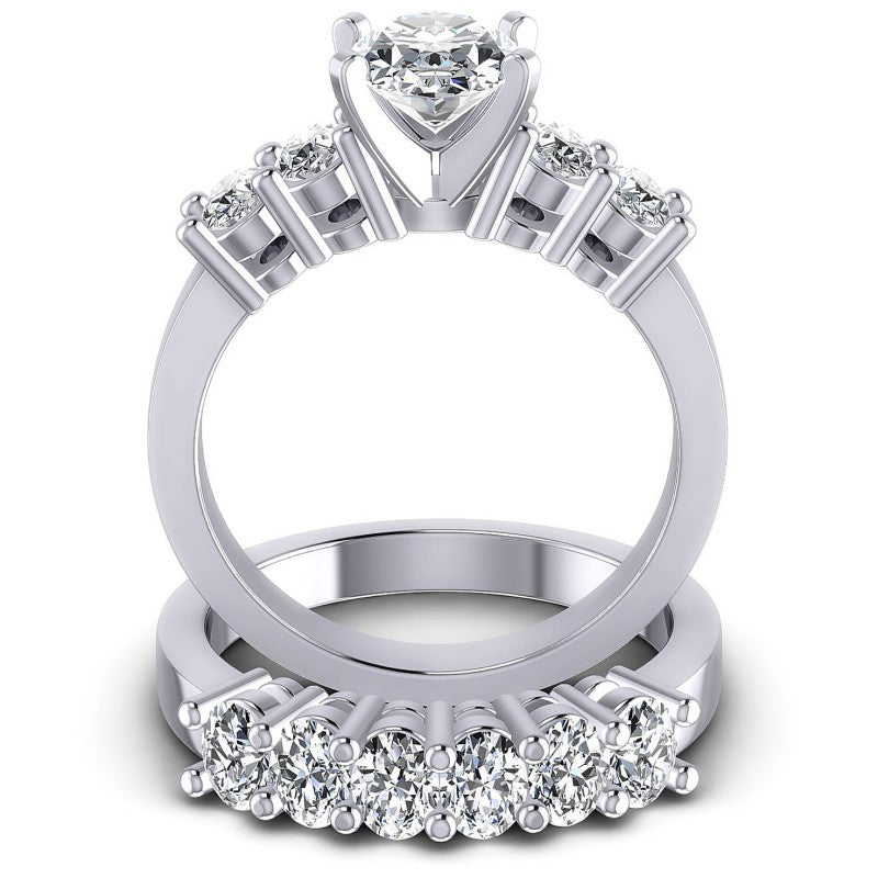 Oval Cut Diamonds Bridal Set in 14KT Yellow Gold
