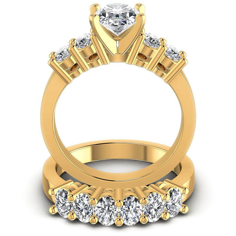 Oval Cut Diamonds Bridal Set in 14KT Yellow Gold